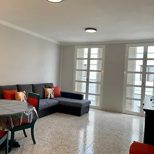 Homeforguest Amplio Apartamento En Triana Apartamento